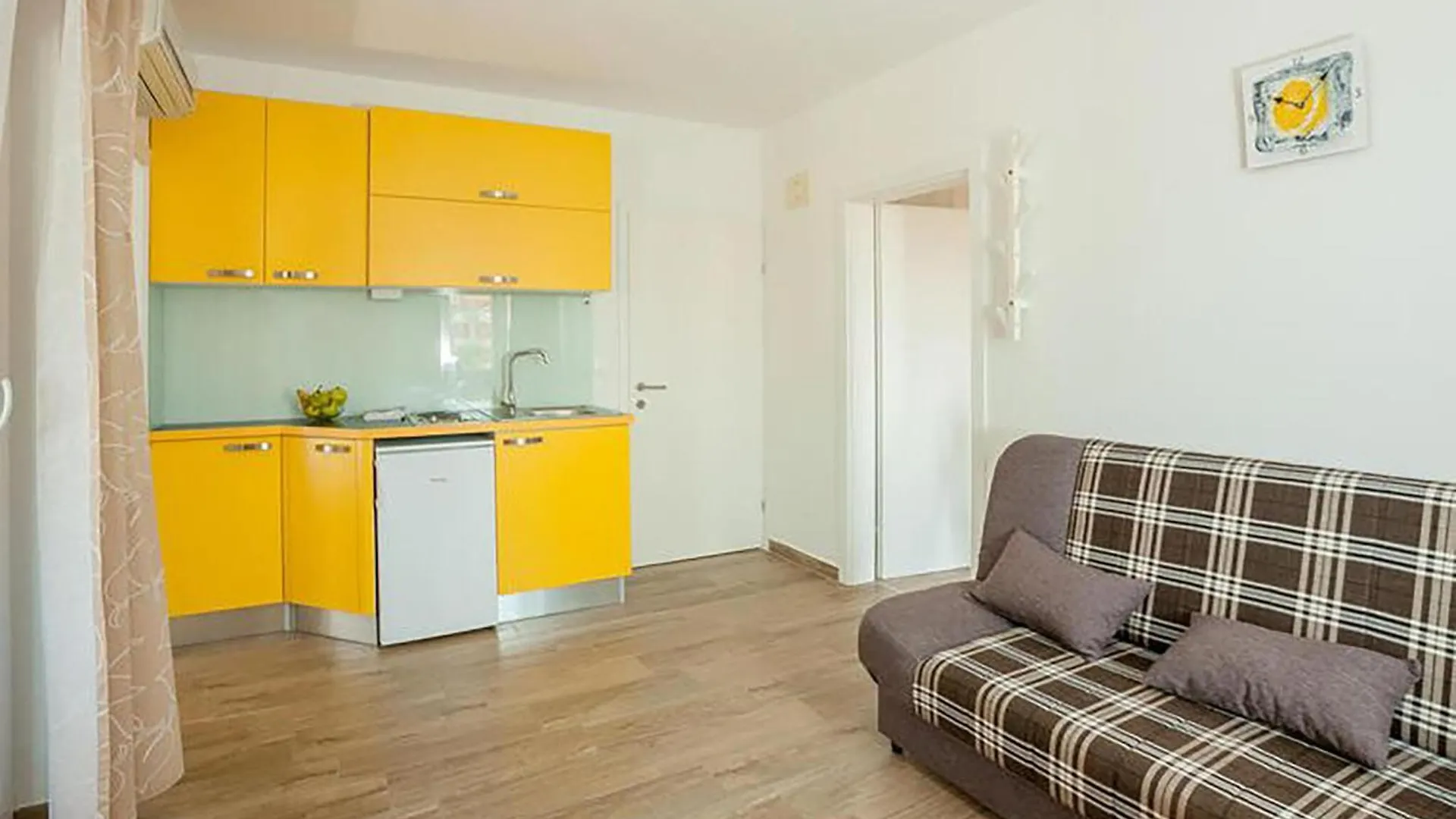 Lovely Apartment In Povljana With Kitchen 0*,  Croatia