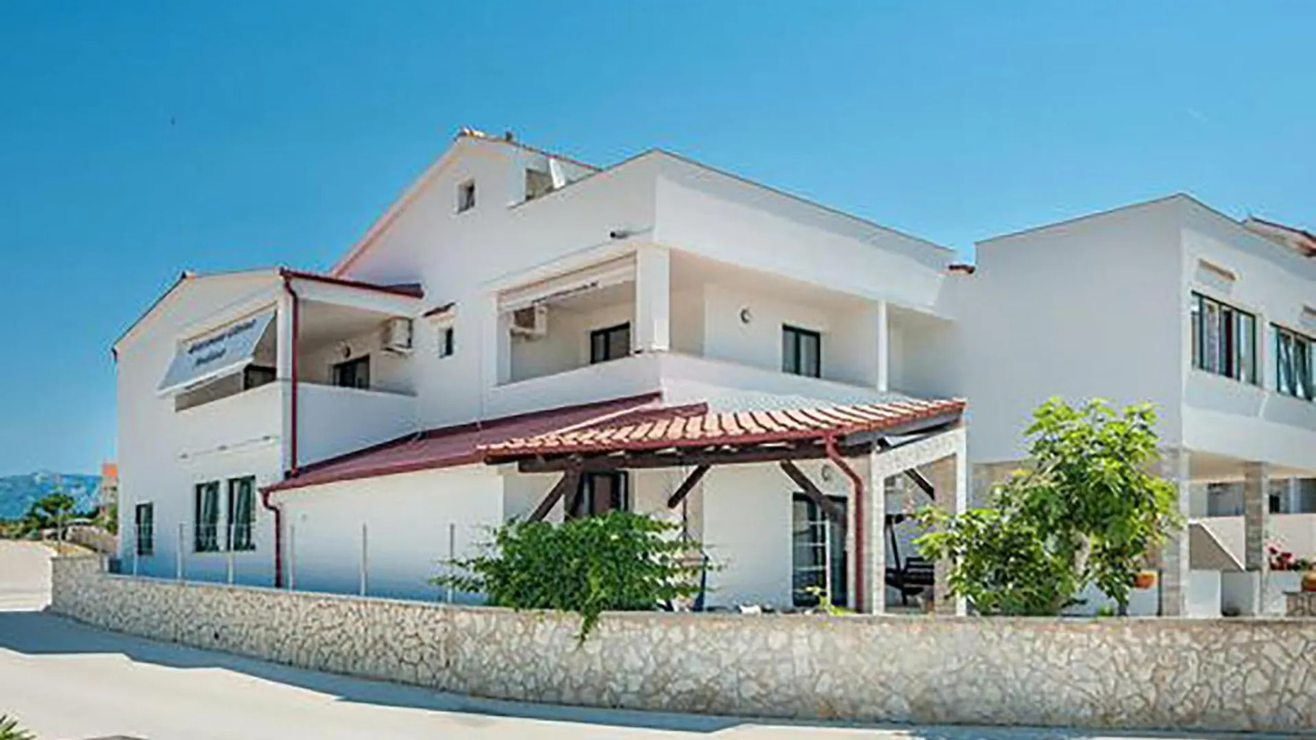 Lovely Apartment In Povljana With Kitchen